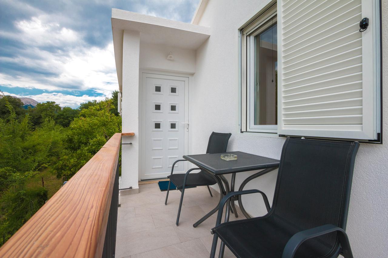 Apartments Tomasic Baska  Exterior photo